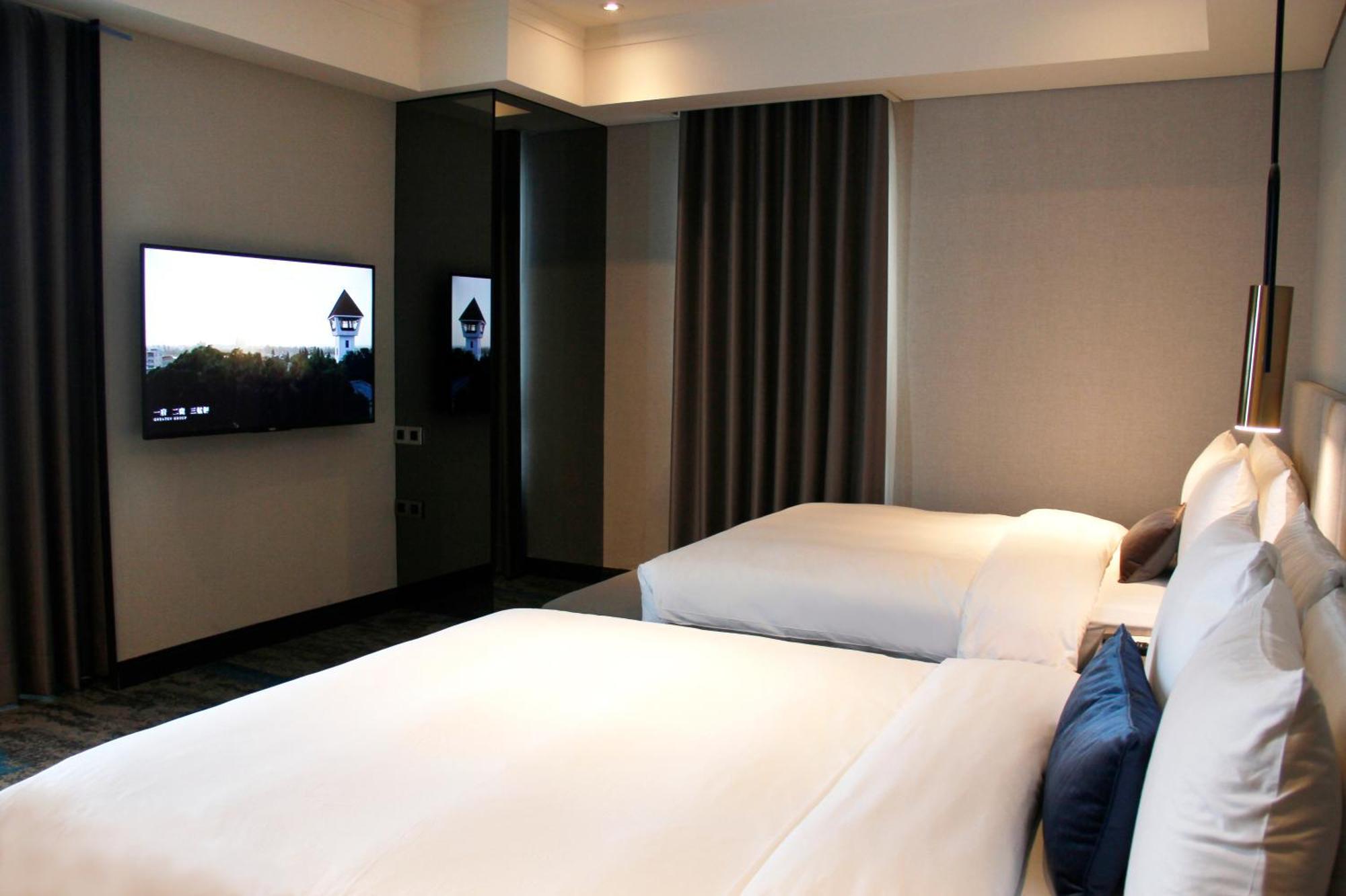 Queena Plaza Hotel Tainan Exterior photo